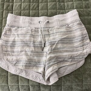Athleta Beachside Bali 100% Linen Shorts